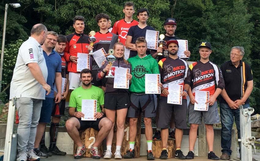 DM-Graefenroda-Siegerehrung-Mannschaft.jpg