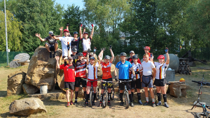 Gruppenbild Kadertraing - klein.jpg
